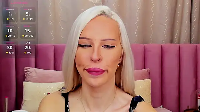 KailaCrystall online show from December 2025 01:33:01 AM