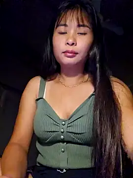 Squirrel-Pear online show from October 2025 09:15:01 PM