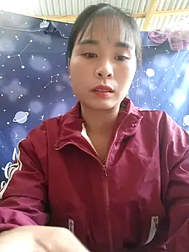 Squirrel-Pear online show from November 2025 01:26:02 AM