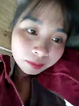 Squirrel-Pear online show from November 2025 02:06:02 AM