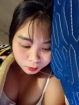 Squirrel-Pear online show from December 2025 12:58:02 PM