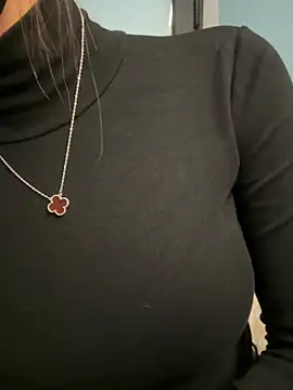 Snapshot of Bong-g chatting on March 2026 03:45:01 AM Bong-g online show from March 2026 03:45:01 AM