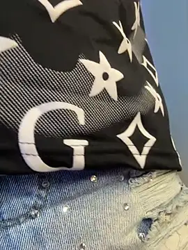 Snapshot of Bong-g chatting on March 2026 05:46:01 AM Bong-g online show from March 2026 05:46:01 AM