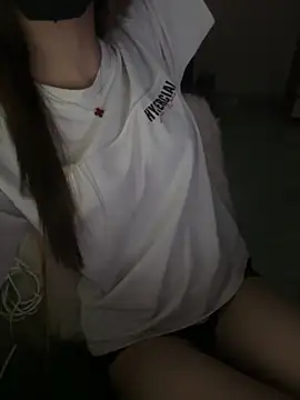 Snapshot of Bong-g chatting on April 2026 03:42:02 PM Bong-g online show from April 2026 03:42:02 PM