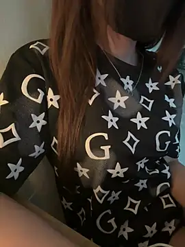 Snapshot of Bong-g chatting on April 2026 08:55:01 AM Bong-g online show from April 2026 08:55:01 AM