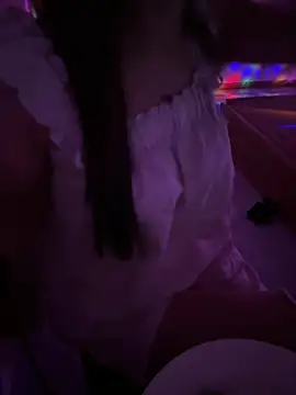 Snapshot of Bong-g chatting on April 2026 04:07:01 PM Bong-g online show from April 2026 04:07:01 PM