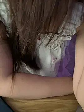 Snapshot of Bong-g chatting on April 2026 04:21:01 PM Bong-g online show from April 2026 04:21:01 PM