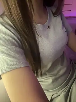 Snapshot of Bong-g chatting on April 2026 06:21:02 PM Bong-g online show from April 2026 06:21:02 PM