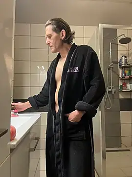 Snapshot of kon77777 chatting on November 2025 05:06:02 AM kon77777 online show from November 2025 05:06:02 AM