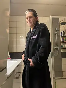 Snapshot of kon77777 chatting on November 2025 03:40:01 AM kon77777 online show from November 2025 03:40:01 AM