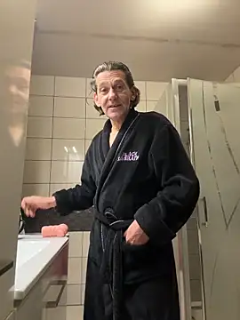 Snapshot of kon77777 chatting on November 2025 05:32:02 AM kon77777 online show from November 2025 05:32:02 AM