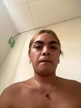 Snapshot of SeductiveRoxy69 chatting on October 2025 03:54:02 AM SeductiveRoxy69 online show from October 2025 03:54:02 AM