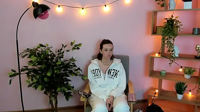 MaiaMimbs online show from October 2025 03:40:02 AM