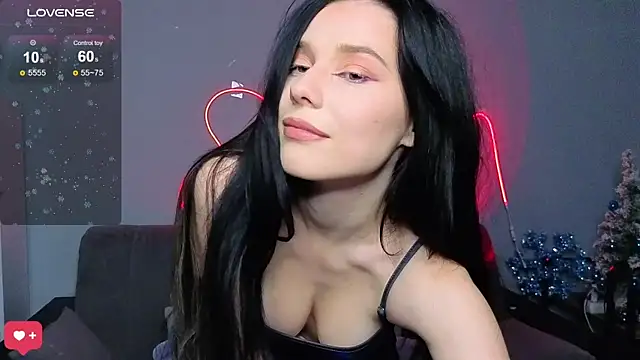 Mell Hyees online show from December 2025 05:08:02 PM