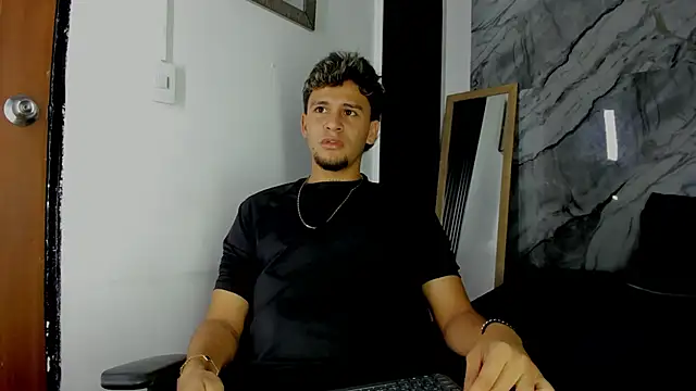 Alan-Smith1 online show from December 2025 07:53:01 PM