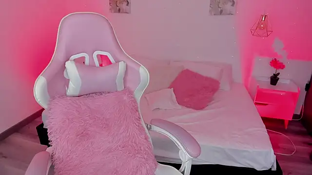 Snapshot of cherryvixen_ chatting on November 2025 05:54:01 AM cherryvixen online show from November 2025 05:54:01 AM