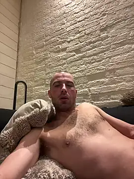 Rotteei1 online show from February 2026 06:18:02 AM