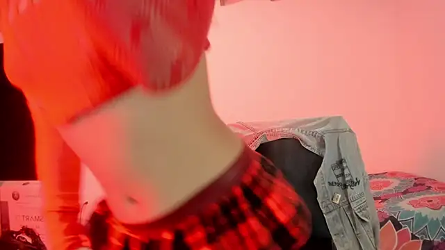 Snapshot of Nikki__uwu chatting on April 2026 07:33:02 PM Nikki uwu online show from April 2026 07:33:02 PM