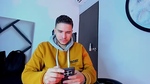 mike 257 online show from October 2025 11:44:02 AM