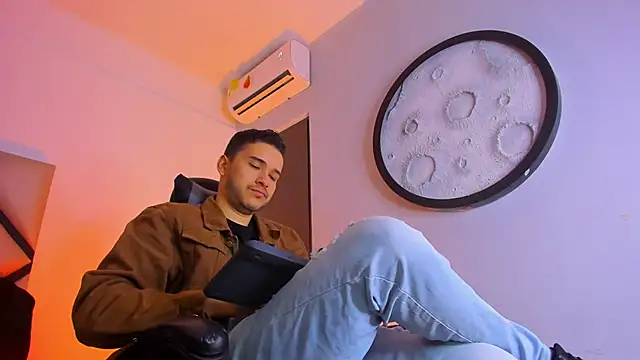 mike 257 online show from January 2026 11:59:02 AM