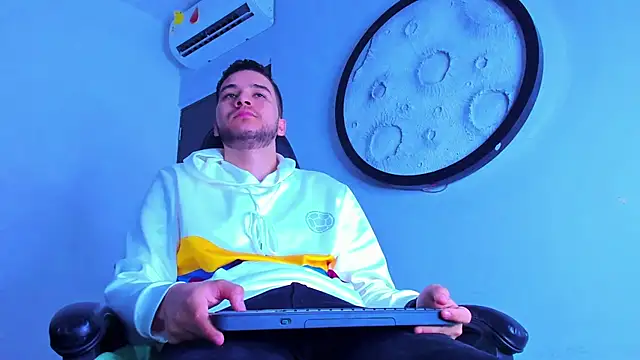 mike 257 online show from February 2026 11:52:01 AM