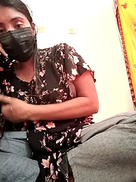 Snapshot of Hot_Angle chatting on April 2026 11:05:01 AM Hot Angle online show from April 2026 11:05:01 AM