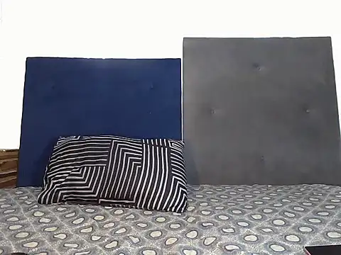 Snapshot of MinnieBee101 chatting on April 2026 02:03:02 PM MinnieBee101 online show from April 2026 02:03:02 PM