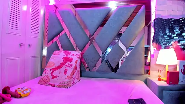 Scarlet Reyes online show from April 2026 06:38:01 PM