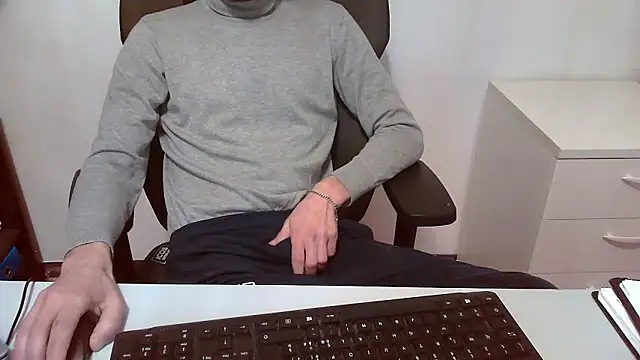 Snapshot of topg84 chatting on March 2026 06:25:02 PM topg84 online show from March 2026 06:25:02 PM