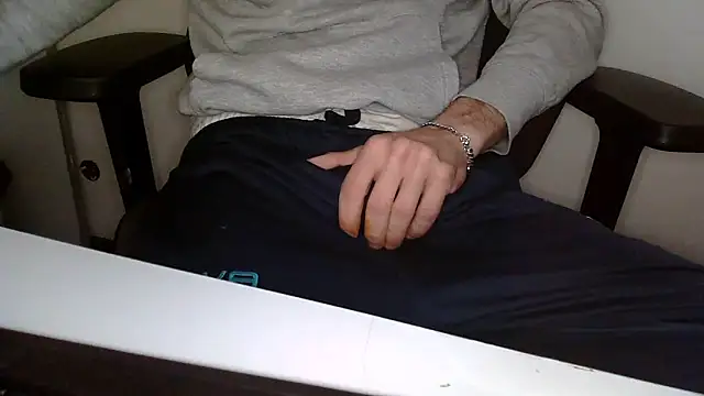 Snapshot of topg84 chatting on April 2026 04:42:02 PM topg84 online show from April 2026 04:42:02 PM