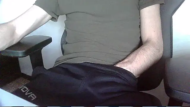 Snapshot of topg84 chatting on May 2026 05:10:02 PM topg84 online show from May 2026 05:10:02 PM