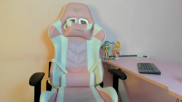 SantiOlsen online show from December 2025 09:55:01 PM