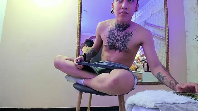 SantiOlsen online show from December 2025 03:41:02 PM