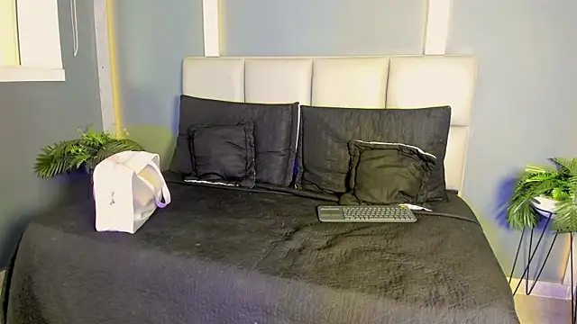 ArohomLester online show from February 2026 04:02:01 PM