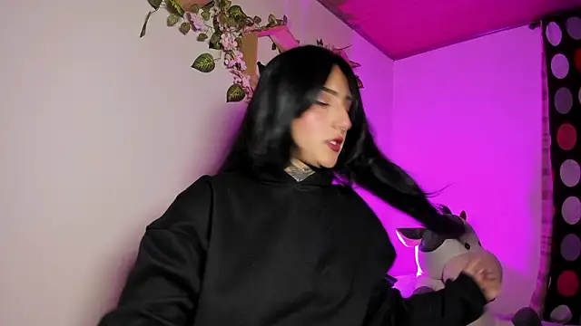 Snapshot of miku_st chatting on February 2026 08:57:02 AM miku st online show from February 2026 08:57:02 AM