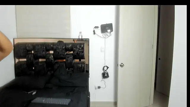 Snapshot of bicthxhard chatting on October 2025 04:25:02 AM bicthxhard online show from October 2025 04:25:02 AM