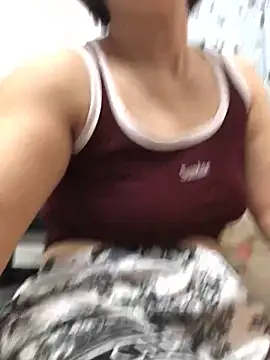 HinayLa online show from February 2026 02:26:01 AM