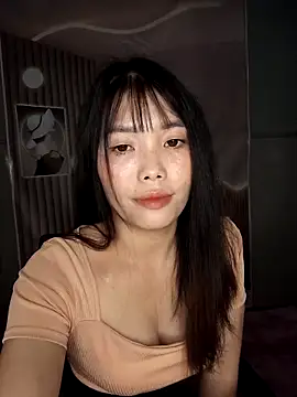 Fish yellow online show from November 2025 01:00:01 PM