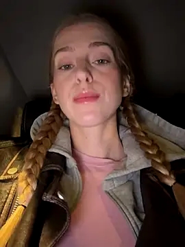 Snapshot of kira_mia chatting on November 2025 03:12:02 PM kira mia online show from November 2025 03:12:02 PM