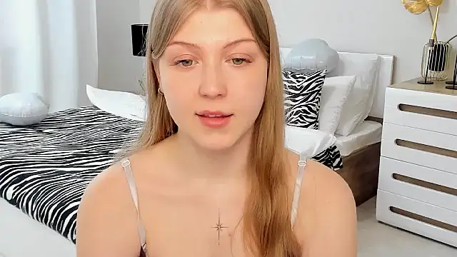 Stella Light online show from February 2026 12:22:02 PM