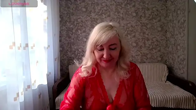 LadyKriss online show from May 2026 03:47:02 AM
