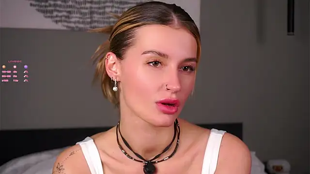 Snapshot of buvei chatting on November 2025 01:06:01 PM buvei online show from November 2025 01:06:01 PM