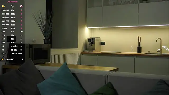 Snapshot of buvei chatting on April 2026 02:07:02 PM buvei online show from April 2026 02:07:02 PM