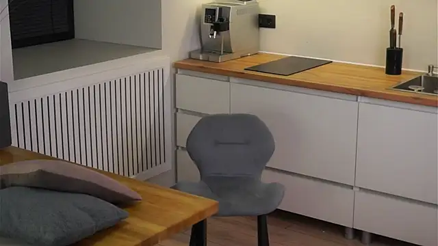 Snapshot of buvei chatting on April 2026 06:10:01 PM buvei online show from April 2026 06:10:01 PM