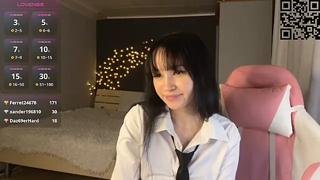 Snapshot of ella_simons chatting on March 2026 11:20:01 PM ella simons online show from March 2026 11:20:01 PM