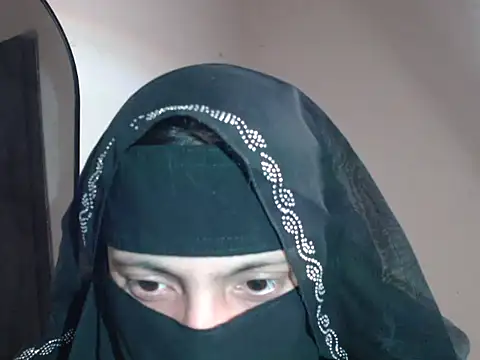 Snapshot of Hottie_hania chatting on November 2025 05:46:02 PM Hottie hania online show from November 2025 05:46:02 PM