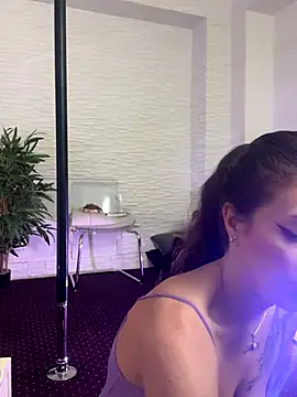 IvorySwan online show from December 2025 05:35:01 AM