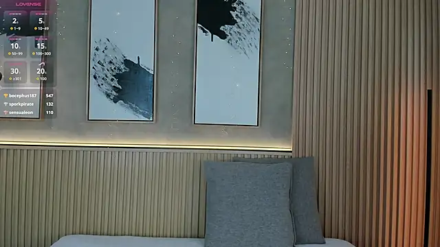 Lily Vale online show from November 2025 07:18:01 PM