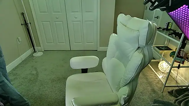 Snapshot of AngieFae_ chatting on March 2026 10:59:01 PM AngieFae online show from March 2026 10:59:01 PM