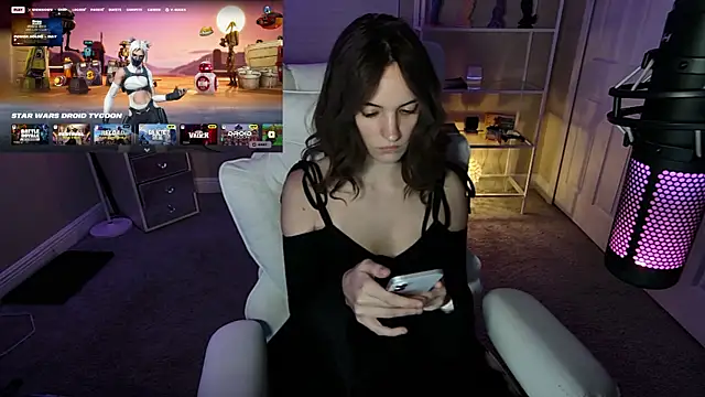 Snapshot of AngieFae_ chatting on May 2026 04:17:02 AM AngieFae online show from May 2026 04:17:02 AM